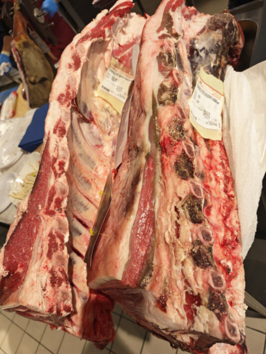 foto di lombata di carne che indica la sezione Lombate appese del sito Vaniglia e cannella